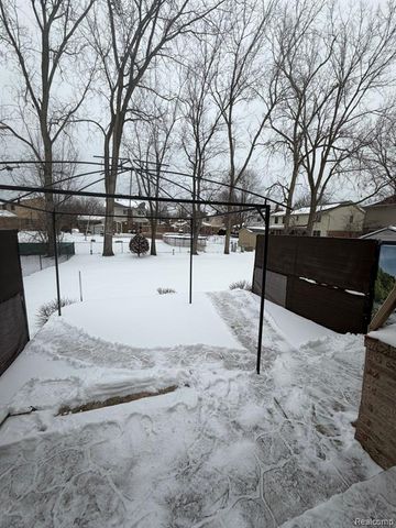 29830 Bobrich Street, Livonia, MI 48152