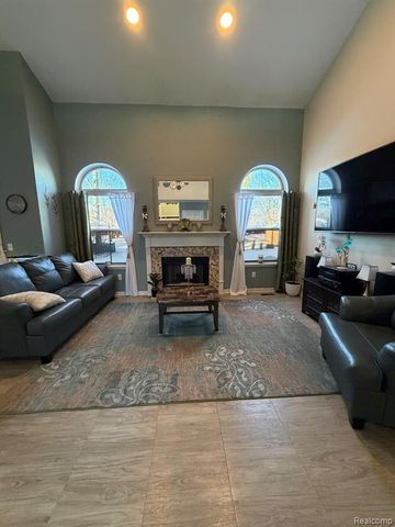 29830 Bobrich Street, Livonia, MI 48152