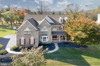 2015 MAJESTIC OVERLOOK DR, Bethlehem, PA 18015