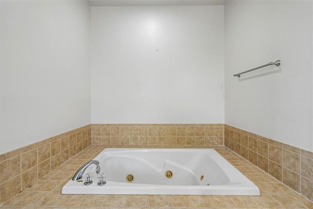 2259 Bradford Avenue, Newcastle, OK 73065