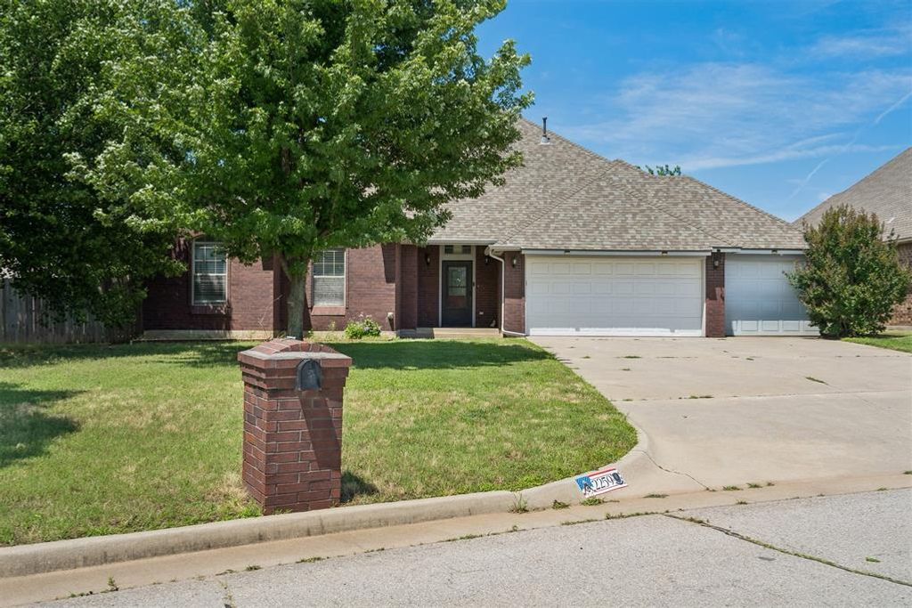 2259 Bradford Avenue, Newcastle, OK 73065