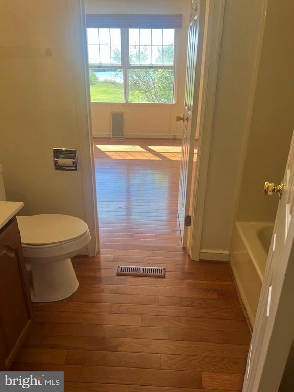 Image 10 of property listing at 314 COVE VIEW #5B, Saint Michaels, MD 21663