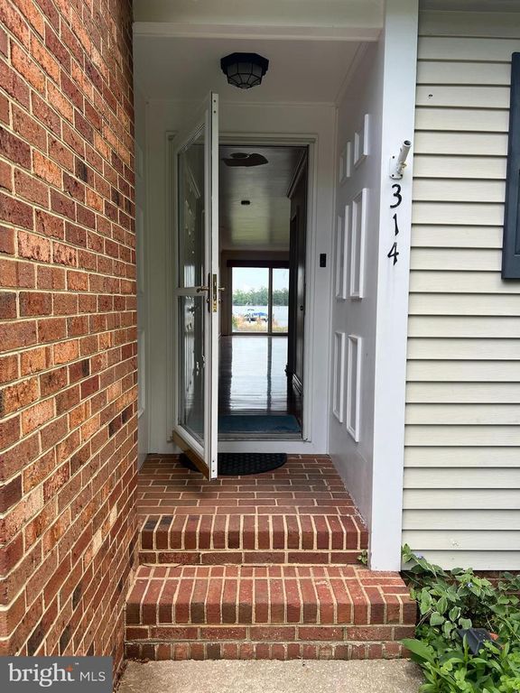 Image 4 of property listing at 314 COVE VIEW #5B, Saint Michaels, MD 21663