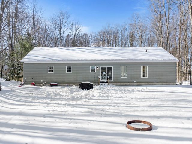 1111 Se East Lake Drive, Orange Twp, MI 49646