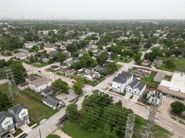 1605 Euel Street, Houston, TX 77009