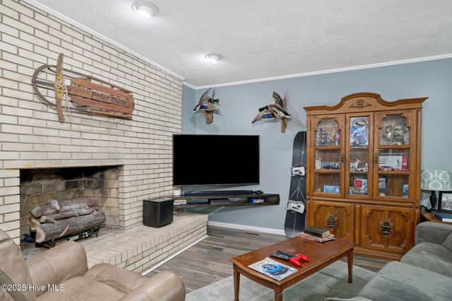 112 Mcmillan Street, Teachey, NC 28464