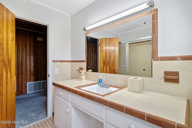 112 Mcmillan Street, Teachey, NC 28464