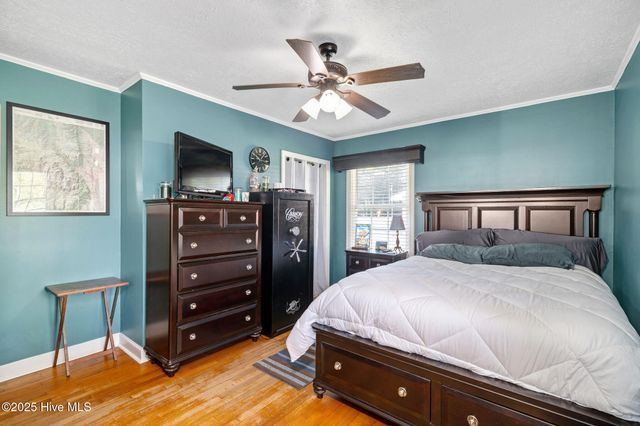 112 Mcmillan Street, Teachey, NC 28464