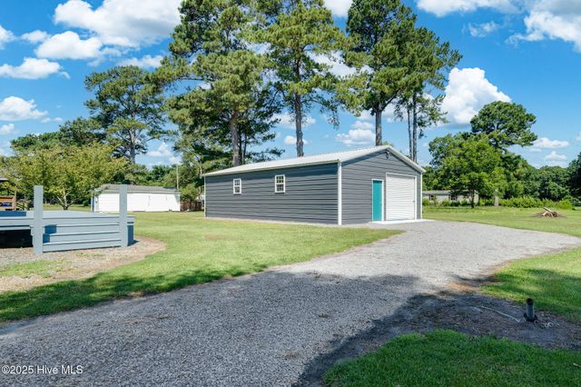 112 Mcmillan Street, Teachey, NC 28464