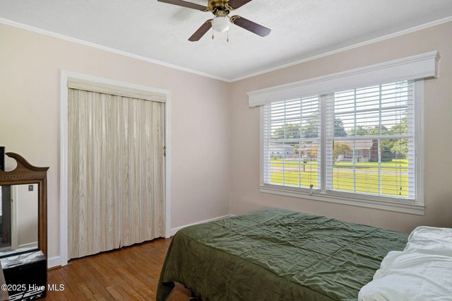 112 Mcmillan Street, Teachey, NC 28464