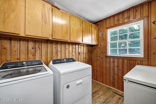 112 Mcmillan Street, Teachey, NC 28464