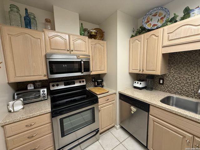 1 Towers Park Ln Apt 302, San Antonio, TX 78209