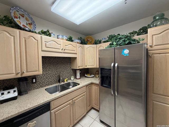 1 Towers Park Ln Apt 302, San Antonio, TX 78209