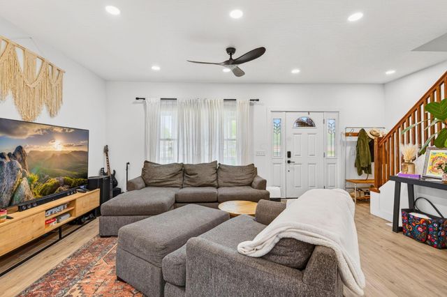 1878 Harrisburg Pike, Grove City, OH 43123