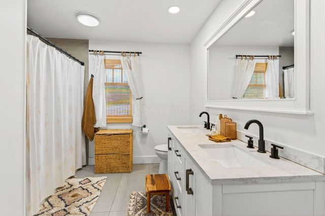 1878 Harrisburg Pike, Grove City, OH 43123