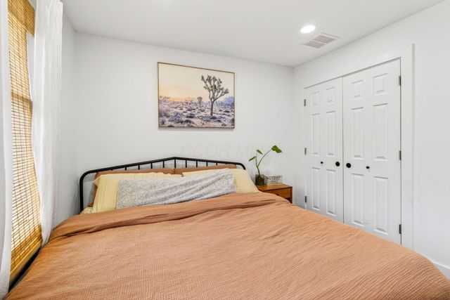 1878 Harrisburg Pike, Grove City, OH 43123
