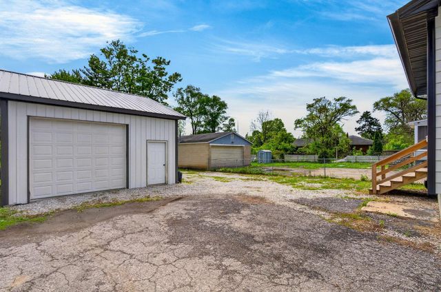 1878 Harrisburg Pike, Grove City, OH 43123