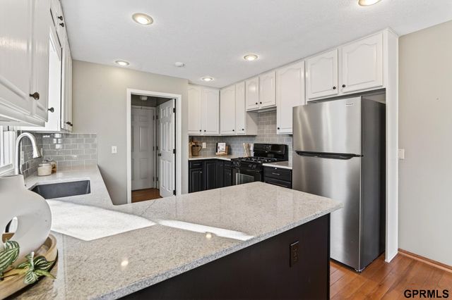 13302 Hillsborough Drive, Omaha, NE 68164