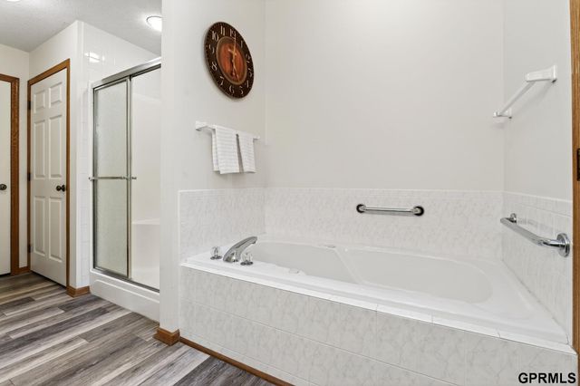 13302 Hillsborough Drive, Omaha, NE 68164