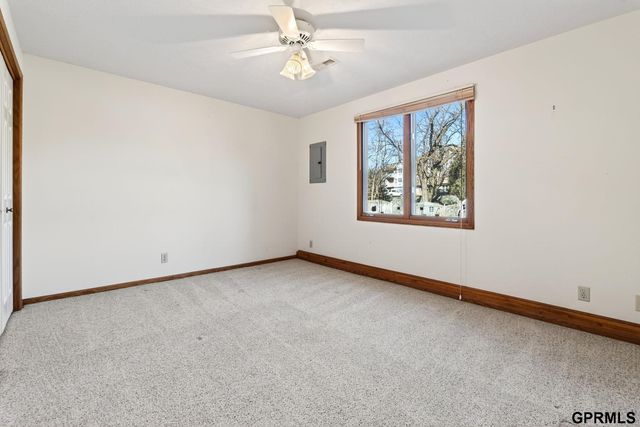 13302 Hillsborough Drive, Omaha, NE 68164