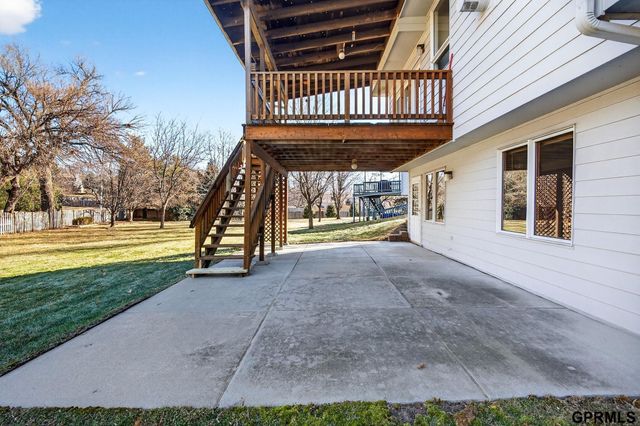 13302 Hillsborough Drive, Omaha, NE 68164