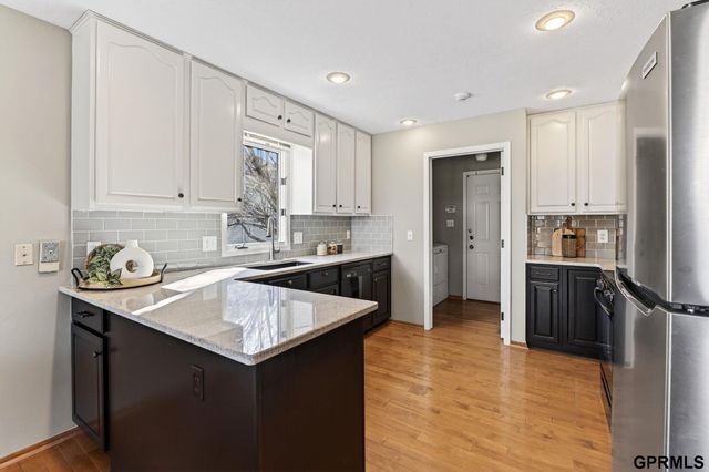 13302 Hillsborough Drive, Omaha, NE 68164