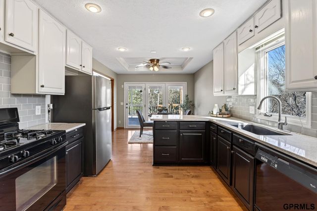 13302 Hillsborough Drive, Omaha, NE 68164