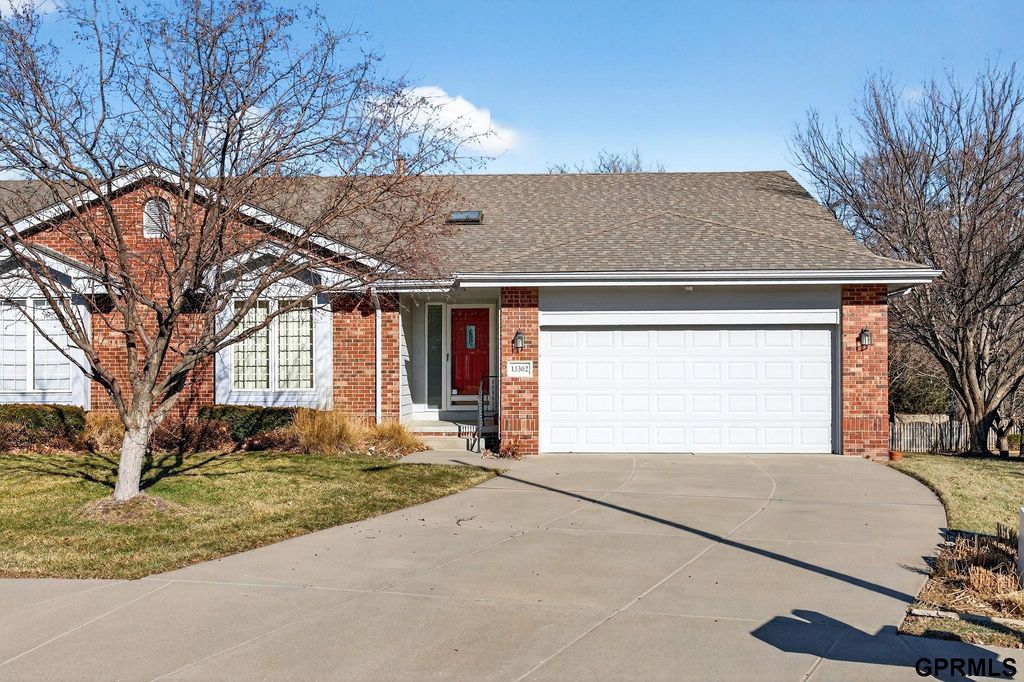 13302 Hillsborough Drive, Omaha, NE 68164