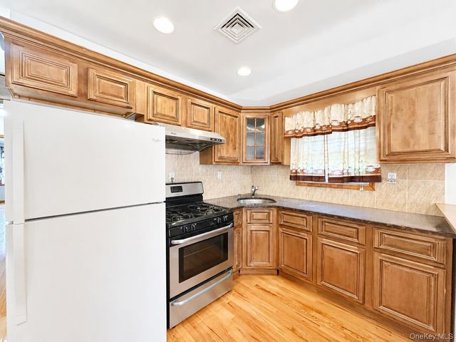 6563 Hull Avenue, Maspeth, NY 11378