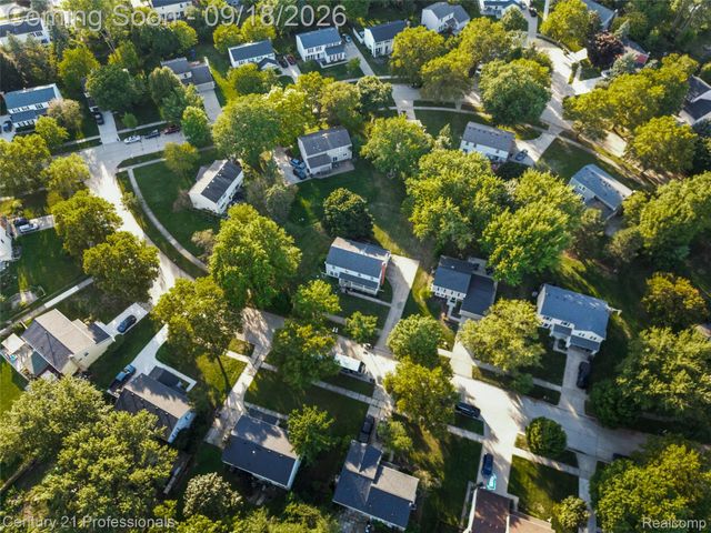 1875 Fordham Drive, Troy, MI 48098