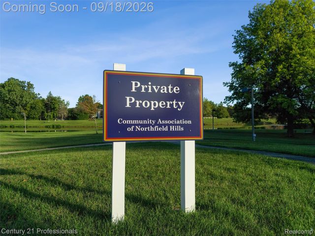 1875 Fordham Drive, Troy, MI 48098