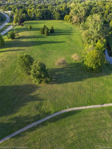 1875 Fordham Drive, Troy, MI 48098