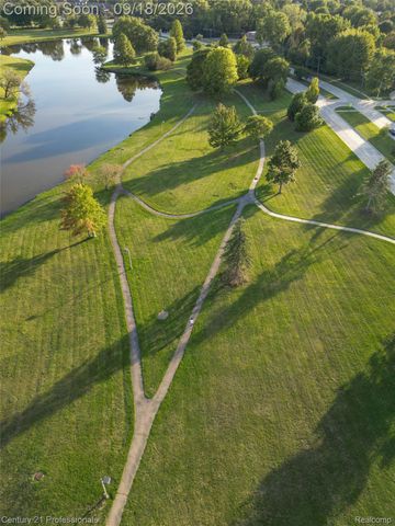 1875 Fordham Drive, Troy, MI 48098