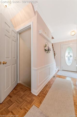 1875 Fordham Drive, Troy, MI 48098