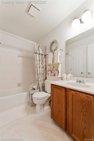 1875 Fordham Drive, Troy, MI 48098