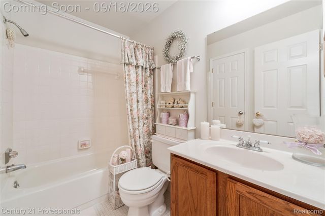 1875 Fordham Drive, Troy, MI 48098