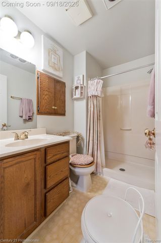 1875 Fordham Drive, Troy, MI 48098