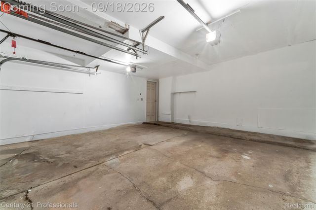 1875 Fordham Drive, Troy, MI 48098