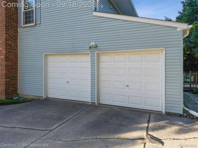 1875 Fordham Drive, Troy, MI 48098