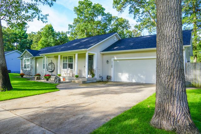 2063 Rambling Oak Drive, Muskegon Twp, MI 49445