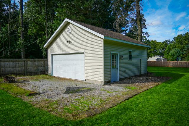 2063 Rambling Oak Drive, Muskegon Twp, MI 49445