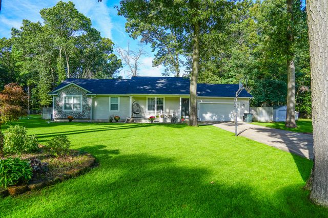 2063 Rambling Oak Drive, Muskegon Twp, MI 49445