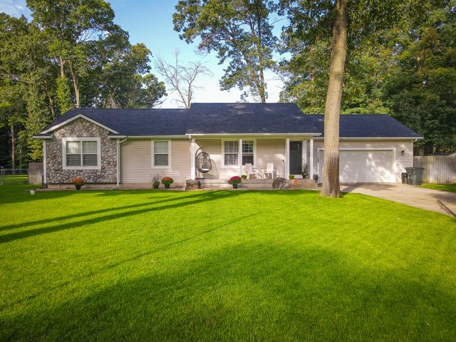 2063 Rambling Oak Drive, Muskegon Twp, MI 49445