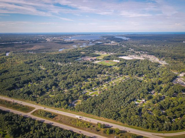 2063 Rambling Oak Drive, Muskegon Twp, MI 49445