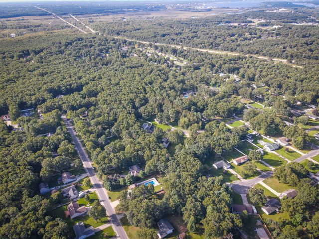 2063 Rambling Oak Drive, Muskegon Twp, MI 49445