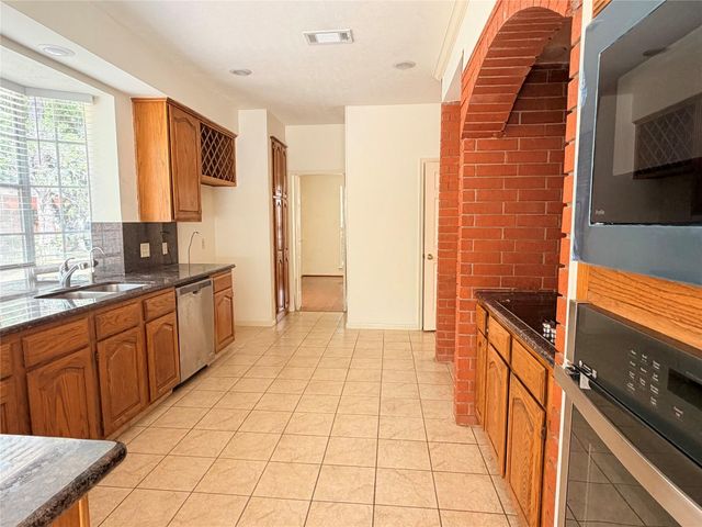 3306 Vista Lake Drive, Sugar Land, TX 77478