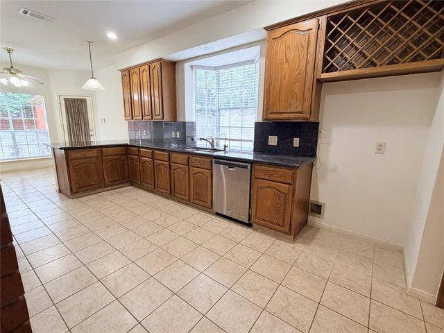 3306 Vista Lake Drive, Sugar Land, TX 77478