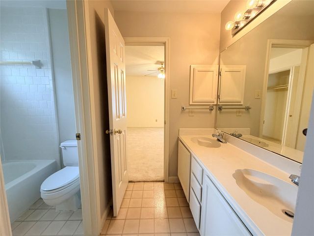 3306 Vista Lake Drive, Sugar Land, TX 77478