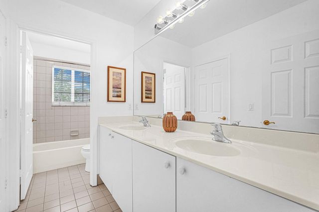 1427 NW 34th Way, Lauderhill, FL 33311