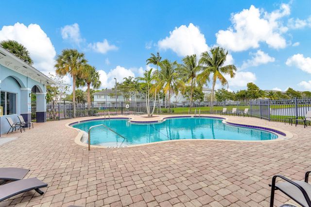 1427 NW 34th Way, Lauderhill, FL 33311